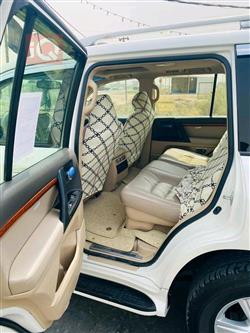 تۆیۆتا لاند کروزەر